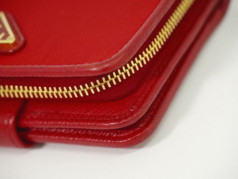 Authentic Prada Nylon Fold Wallet Compact Wallet Red Wallet Pre-owned [follow-up