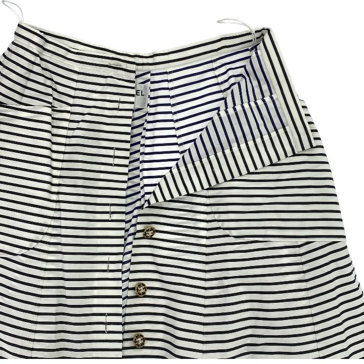 Chanel P72564v64384 Coco Mark Button Striped Skirt Women White And Navy 38