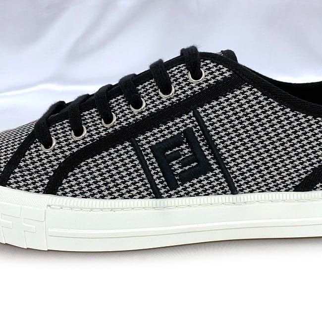 Fendi Sneakers Ec21385 White Black Staggered