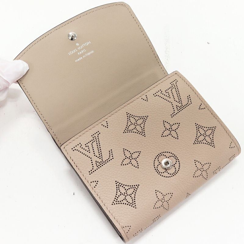 Louis Vuitton L-shaped Zipper Fold Wallet With Coin Purse Mahina Galle Portefeui