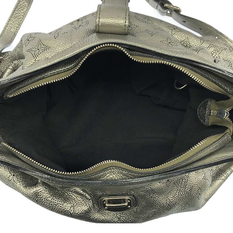 Louis Vuitton Mahina Shoulder Bag M95718