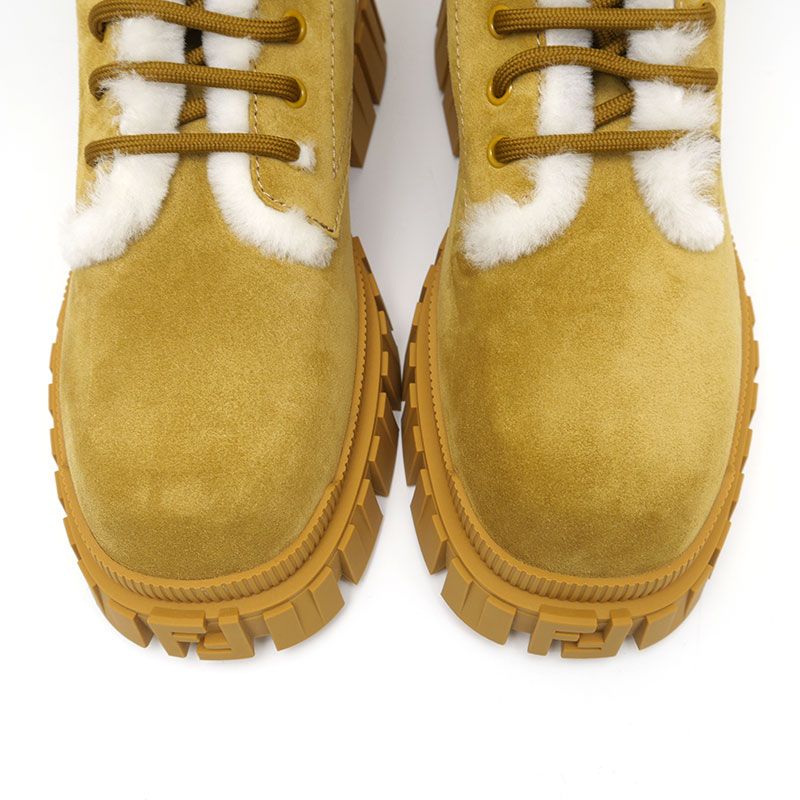 Fendi Suede Mouton Boots Size 8 Yellowish Brown Ochre