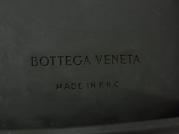 Bottega Veneta Intrecciato Rubber Iphone 14 Case In Khaki Fn4980