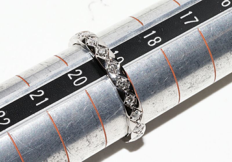 Chanel Ring 18K White Gold Diamond 20P Coco Cush Ring Mini Model J11871