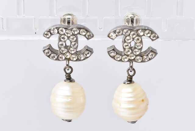 Chanel Earrings Swing Pearl Silver White