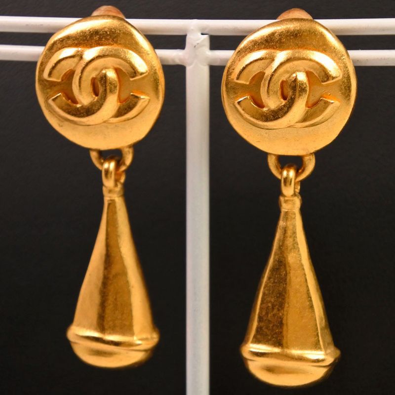 Chanel Swing/coco Mark Gold Plated 96P Ladies 29.8g Earring