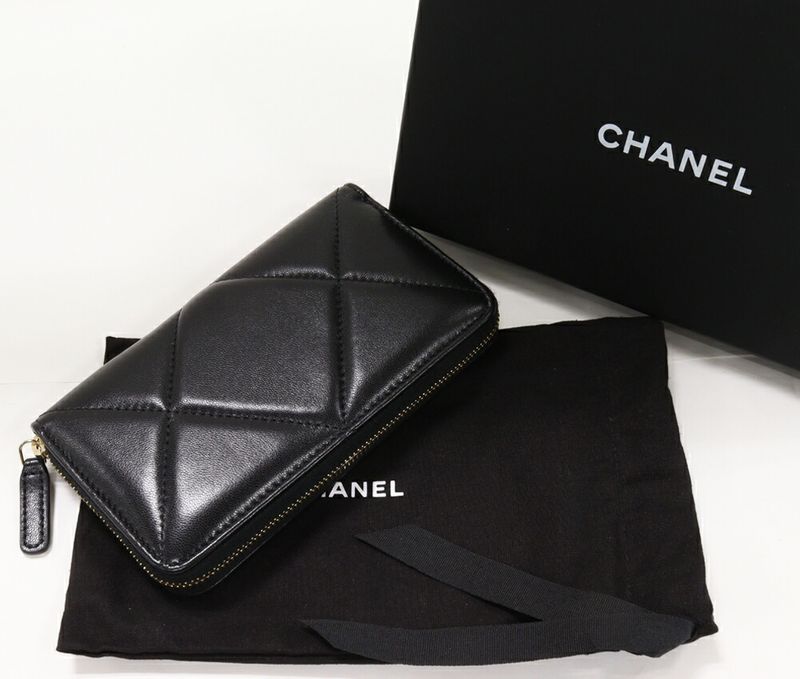 Chanel Round Zipper Wallet With Coin Purse Coin Case Chanel 19 Line Lambskin