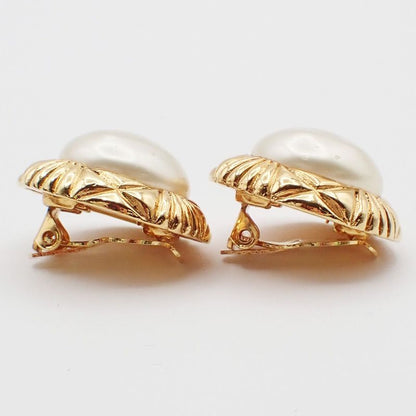 Chanel Earrings Pearl Gold 61ka992