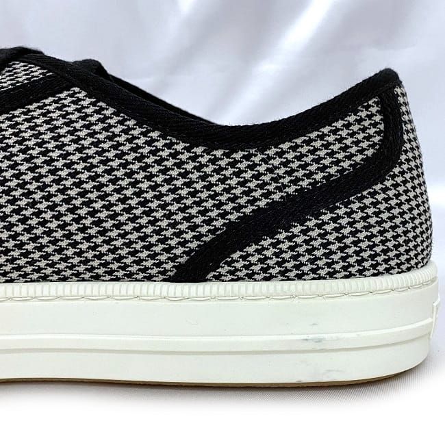 Fendi Sneakers Ec21385 White Black Staggered