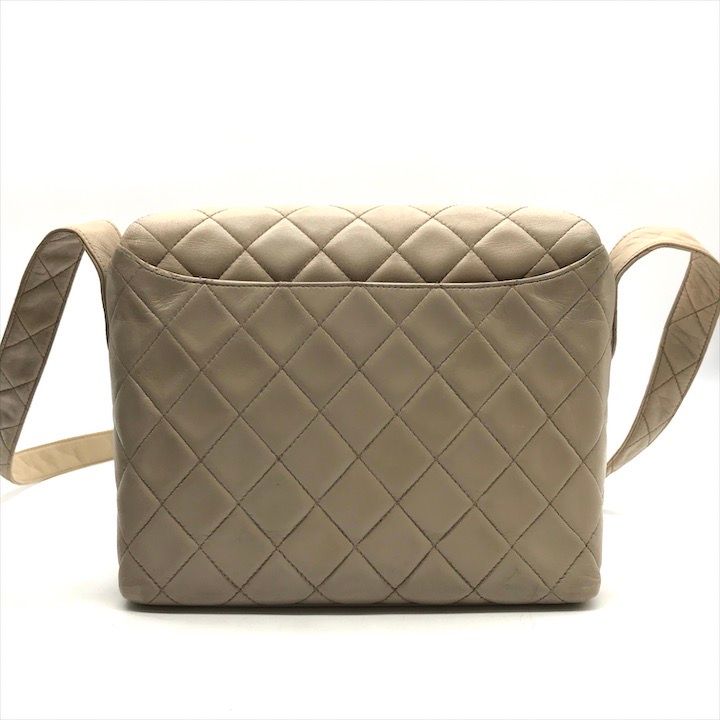 Chanel CC Logo Quilted Turnlock Lambskin Shoulder Bag Gray