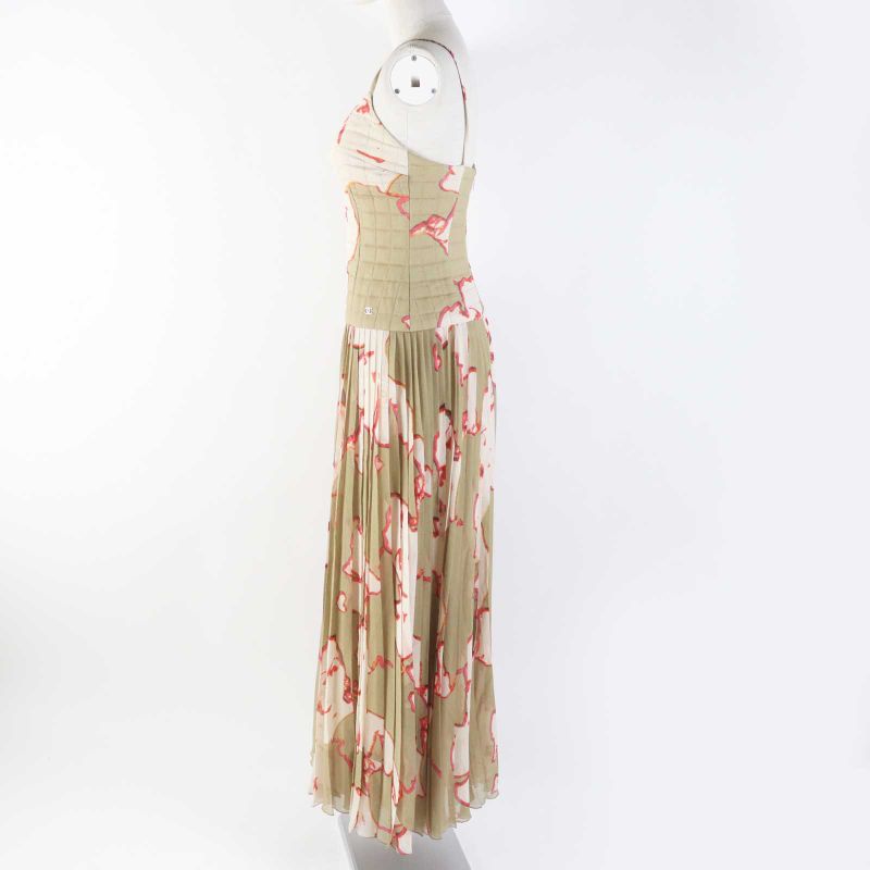 CHANEL Vintage 00S P15722 Gabrielle 100% Silk Face/face Pattern With Coco Mark