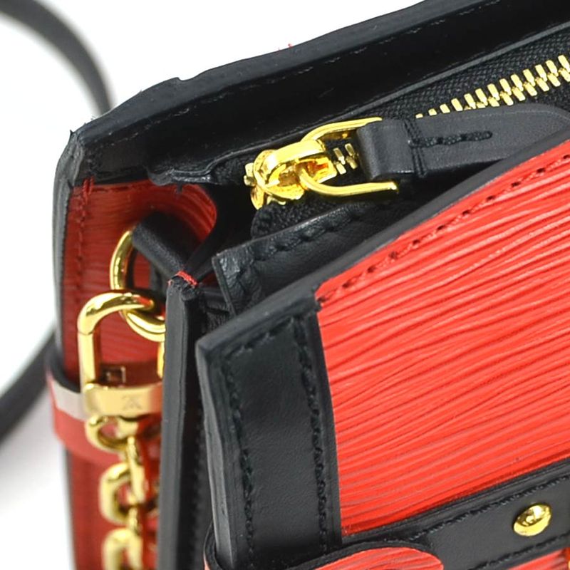 Louis Vuitton Crossbody Shoulder Bag Clutch Bag Epi Trunk Clutch M51697