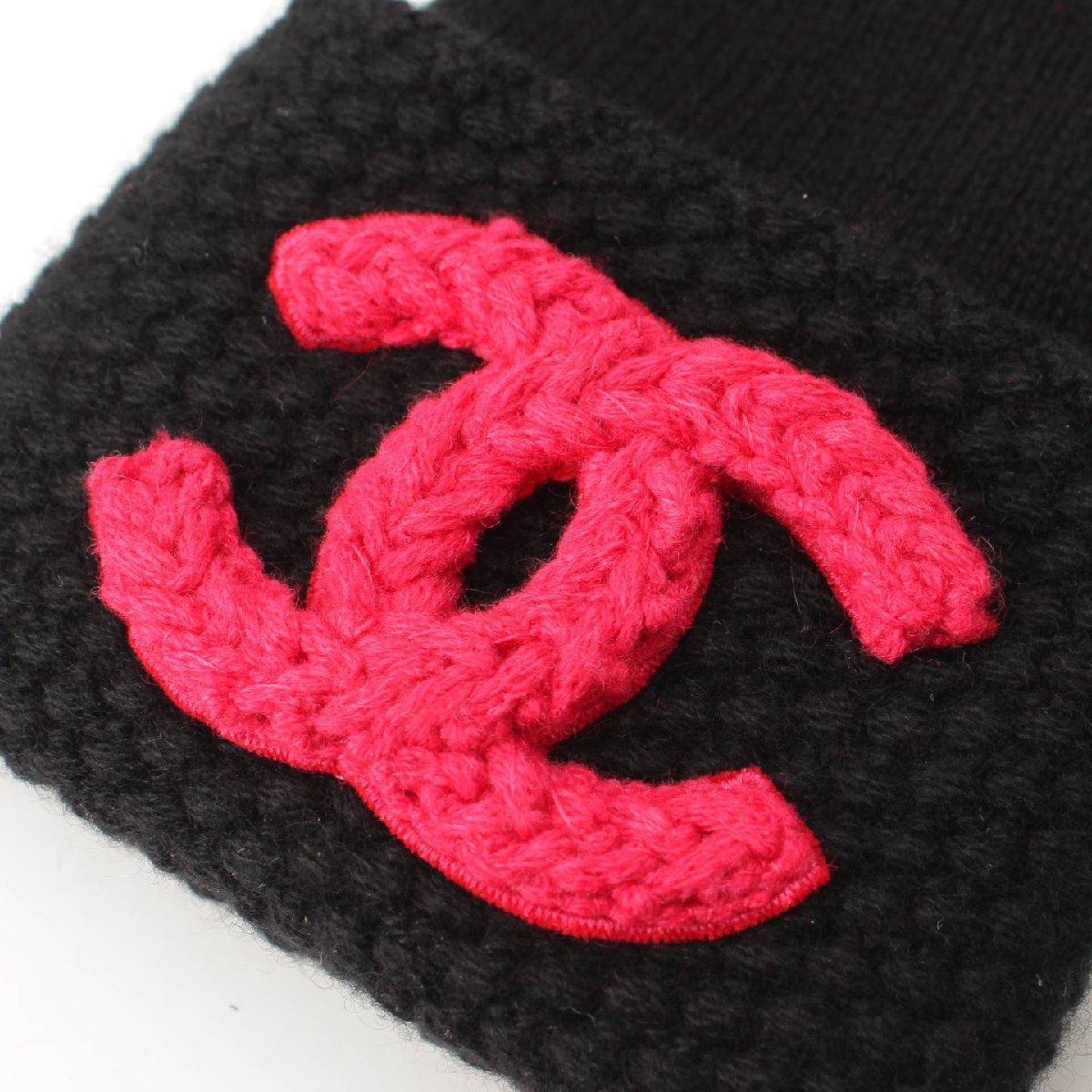 Authentic CHANEL CC Logo Cashmere Black Pink Gloves - The Reluxe