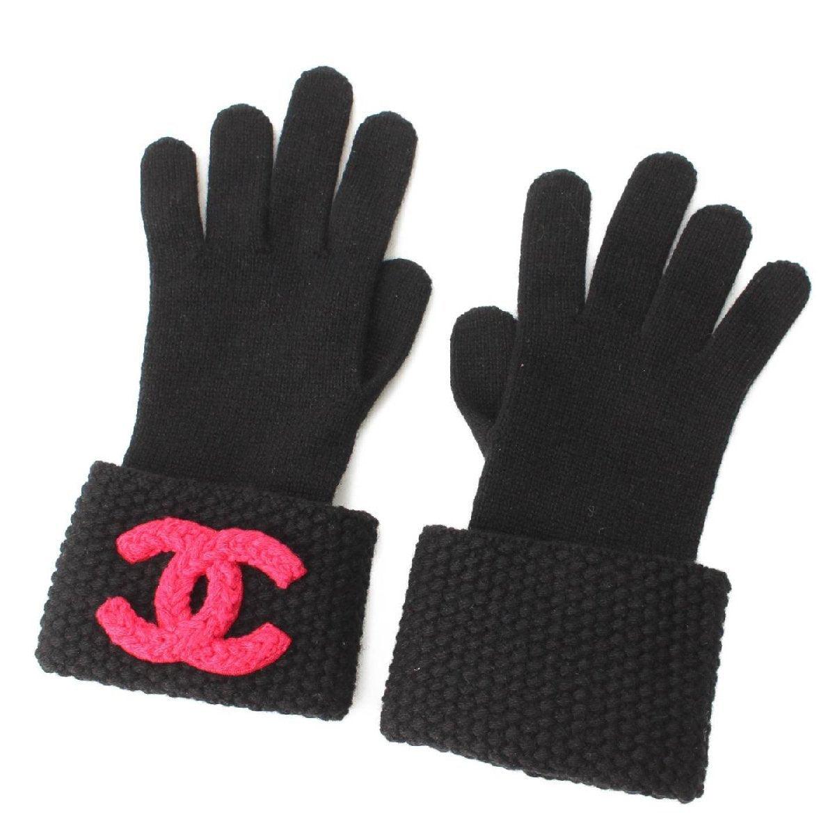 Authentic CHANEL CC Logo Cashmere Black Pink Gloves - The Reluxe