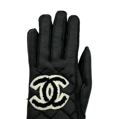 Authentic CHANEL CC Logo Leather Black Quilted Gloves - The Reluxe