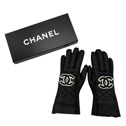 Authentic CHANEL CC Logo Leather Black Quilted Gloves - The Reluxe