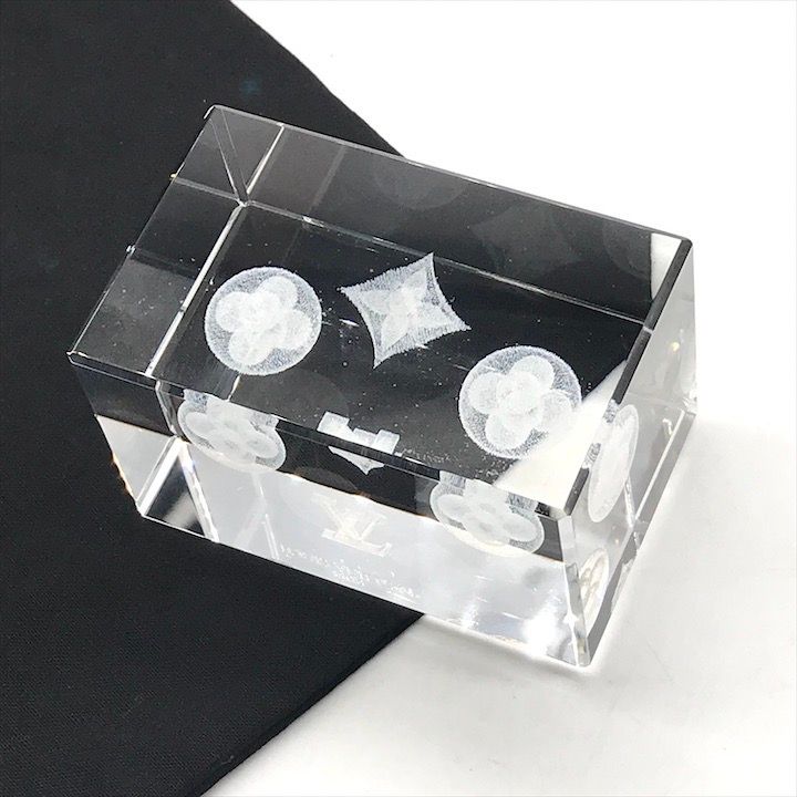 Louis Vuitton Monogram Crystal Paperweight Object Clear Figurine 