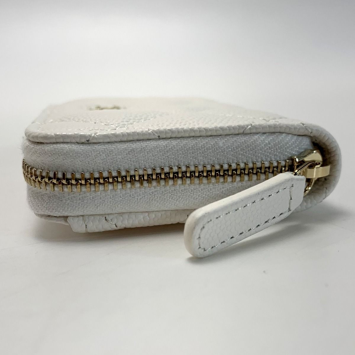 Chanel Cocomark Caviar Skin Classic Zip Coin Purse Matelasse Ap0216 White