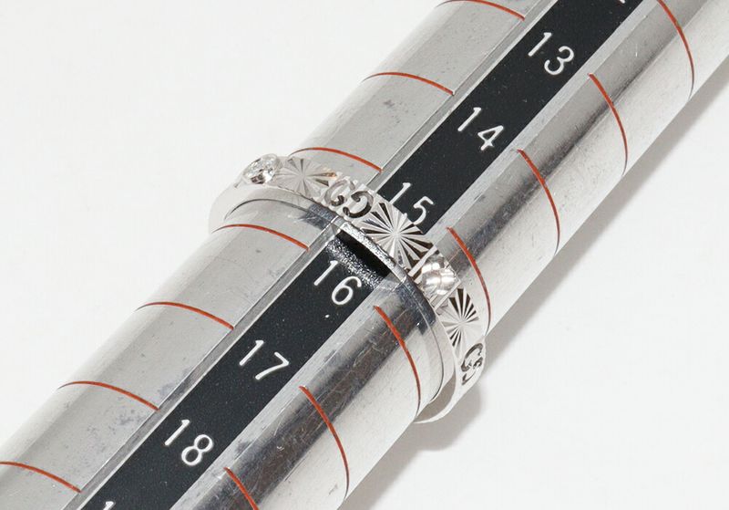 Gucci 18K White Gold Diamond 1P (0034ct) Icon Heart Ring Width 3mm (012in)