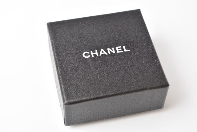 Chanel Earrings Logo CC Coco Mark Swing Pearl Rose 230613