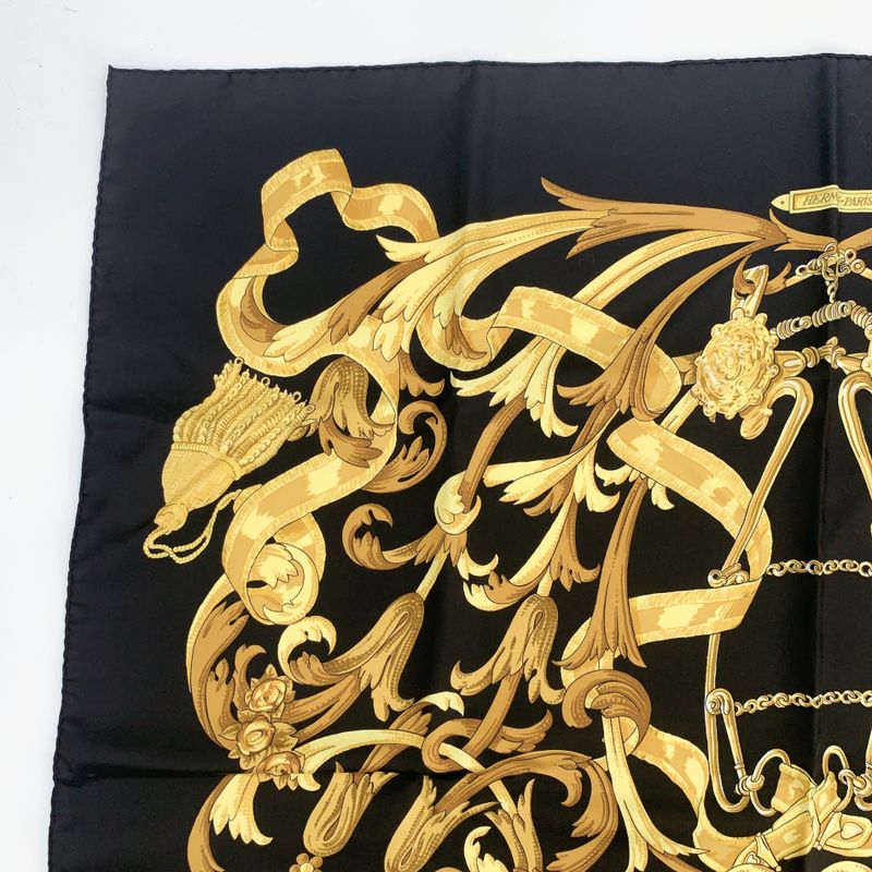 Hermes Carre 90 LE MORS A LA Conetable Gag Grace Black And Gold Scarf With Box