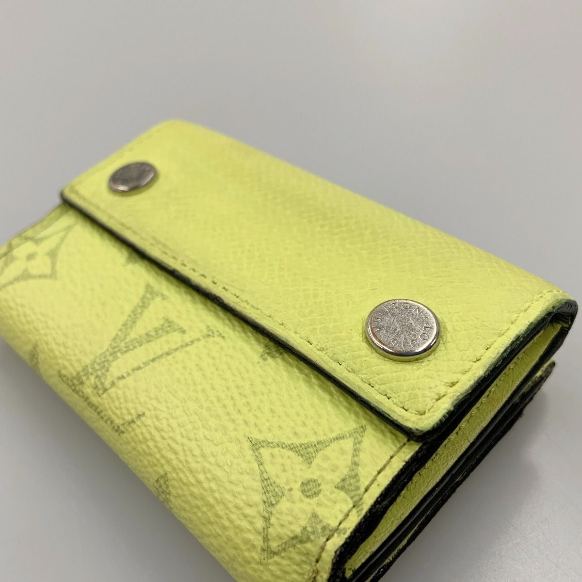 Louis Vuitton M67629 Yellow