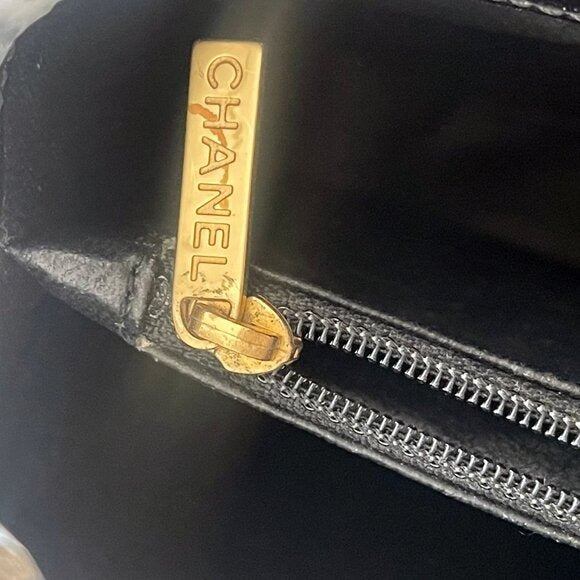 CHANEL Vintage Patent Leather Tote Purse Shoulder Bag Black
