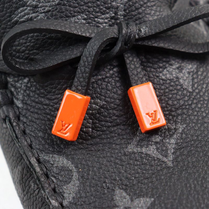 Louis Vuitton 2023 LV Driver Line Leather Embossed Moccasin Loafers With LV