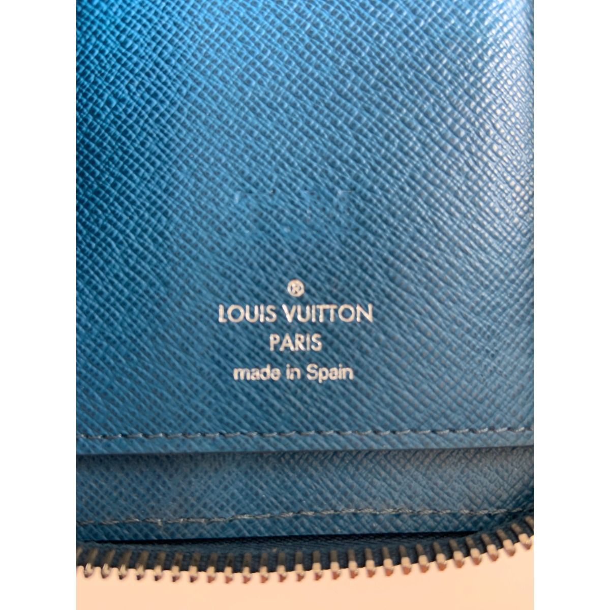 Louis Vuitton Zippy Wallet Taiga Vertical Round Long Wallet M32836 Blue