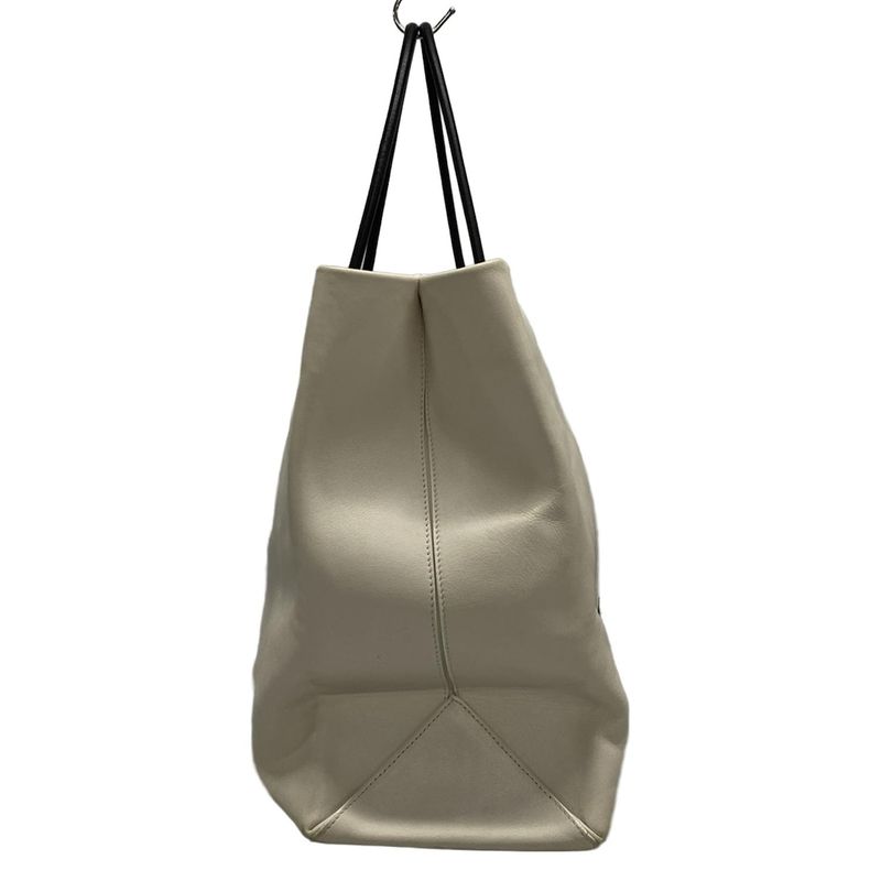 Chanel Essential Tote Ivory And Black Lambskin