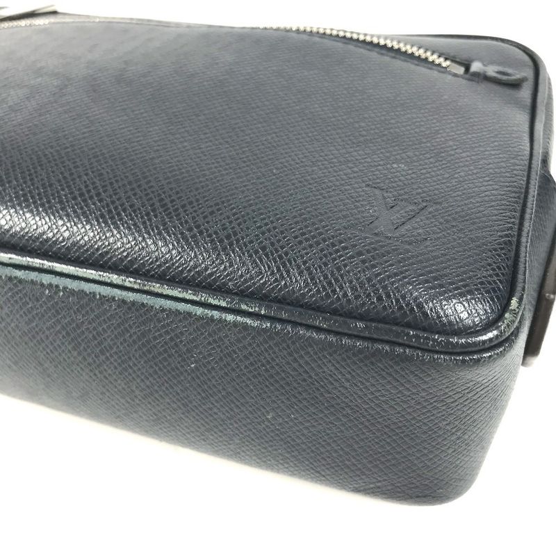 Louis Vuitton Second Bag Pochette Casai M33423 Taiga Leather Blue Marine Navy