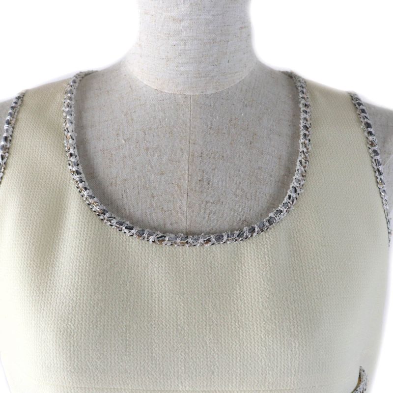 CHANEL 05C P24999 100% Wool Coco Mark Emblem Tweed Trim Sleeveless Cut And Sewn