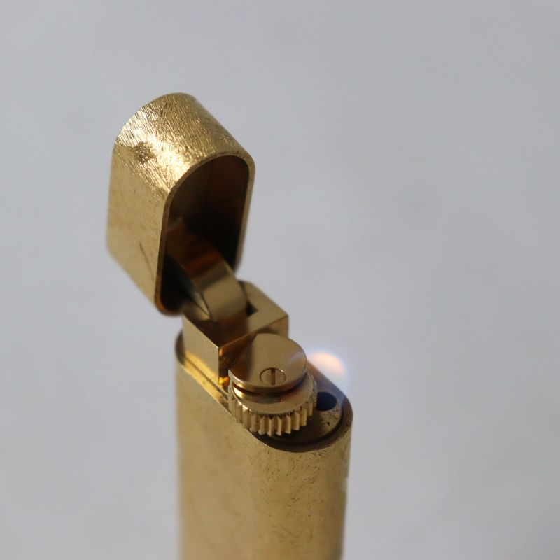 Cartier Oval New Shape Roller Type Smoking Toy Gas Lighter Gold Men's Recommende