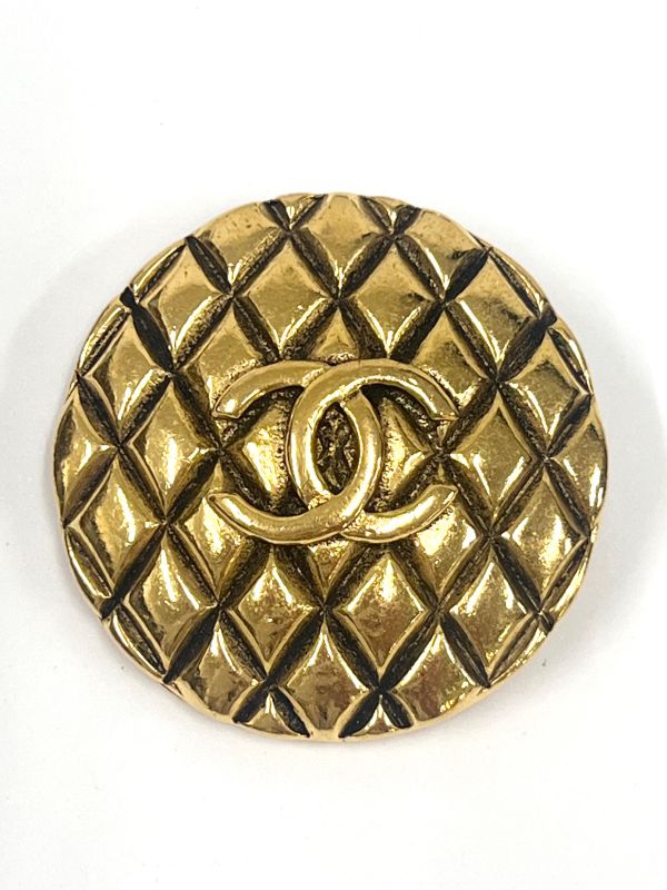 Chanel Vintage Brooch CC Mark Gold Round Shape 85bs129