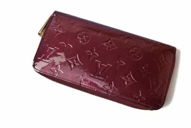 Louis Vuitton Wallet Louis Vuitton Round Zipper Vernis Rouge Fauviste M91536