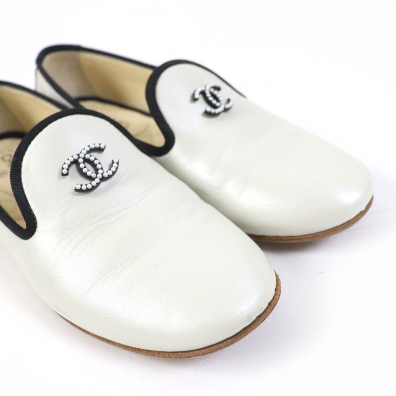 CHANEL 16P G31630 Coco Mark Flat Leather Shoes White Black 35 With Box