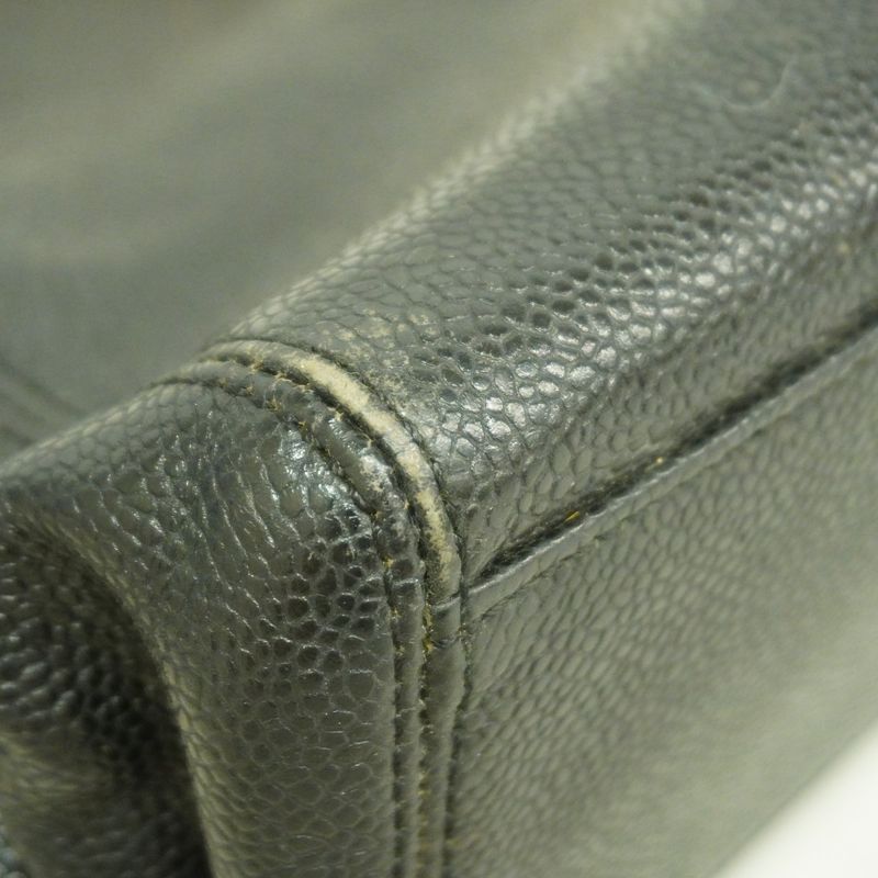 Chanel Handbag Caviar Skin Black Gold Hardware Chain Ladies