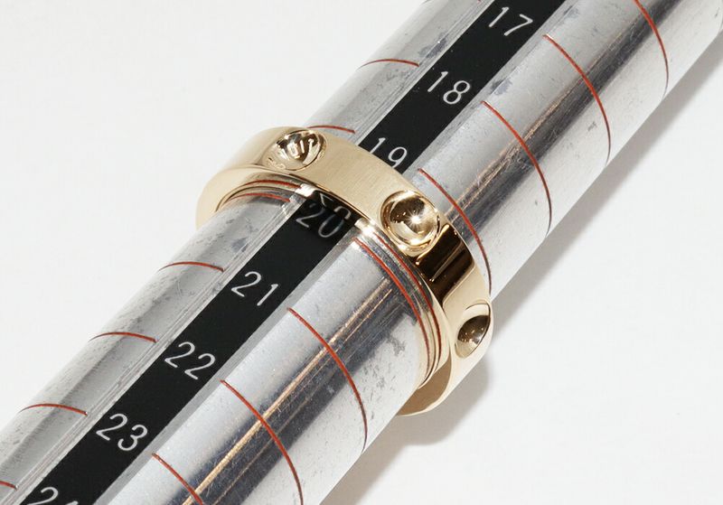 Louis Vuitton 18K Yellow Gold Petite Berg Empreinte Ring Q9126a