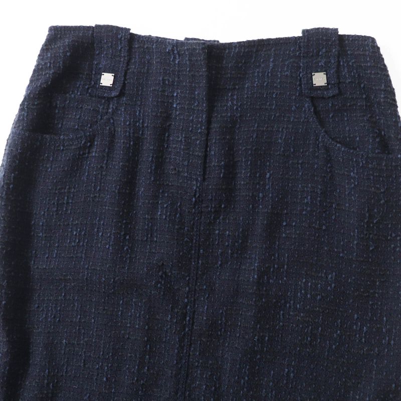 CHANEL 01P P17613 Wool Cotton Logo Plate Knee Length Tweed Skirt Navy Black 40