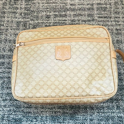 Celine Macadam Shoulder Bag : B2105