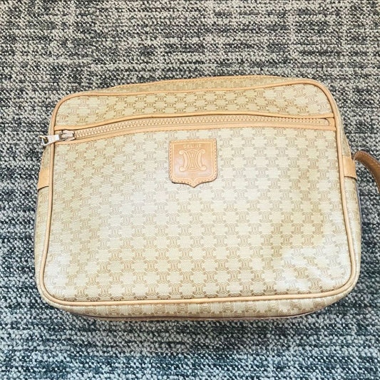 Celine Macadam Shoulder Bag : B2105