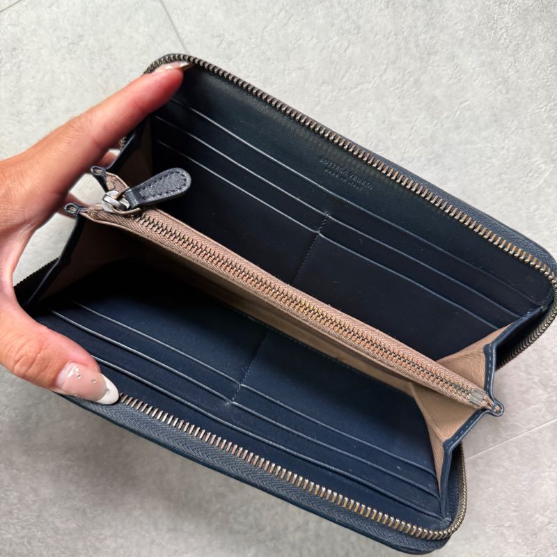 Bottega Veneta Round Zipper Long Wallet Intrecciato Calf Leather Navy Long