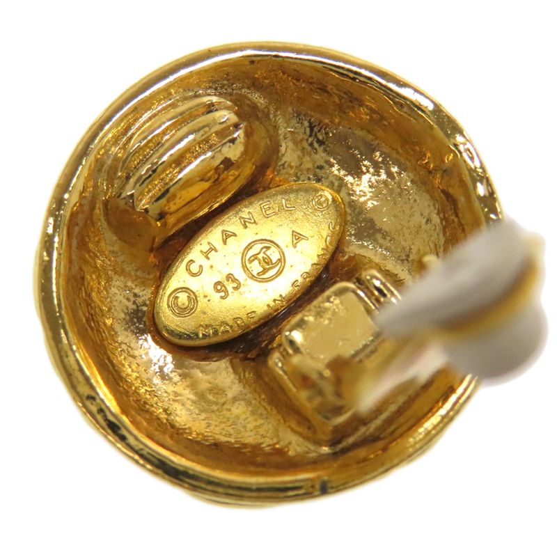 Chanel Matelasse Coco Button Earrings In Metal Ladies