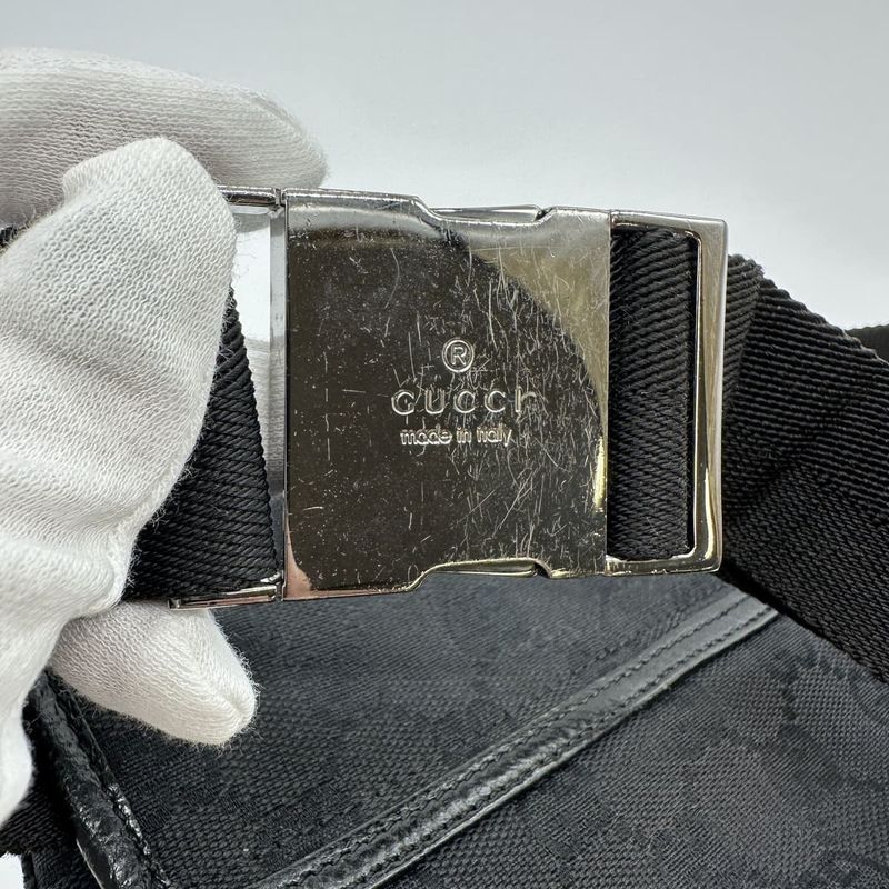 Gucci 92543 GG Canvas Waist Pouch Body Bag Black Women Men Fashion