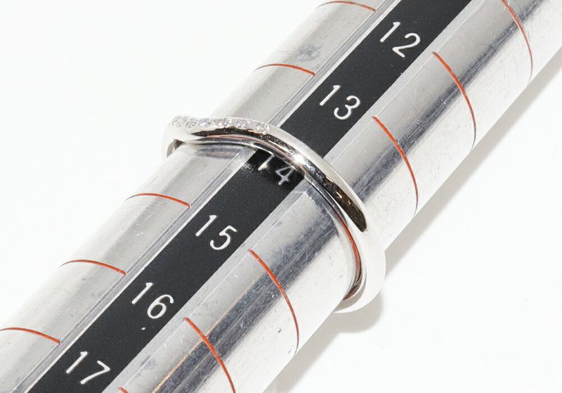 Tiffany & Co Pt950 Ring With 9 Diamonds (006ct) Curved Band Ring Width 2mm