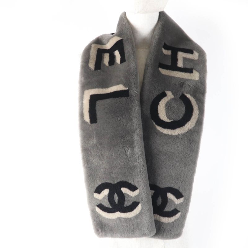 CHANEL 20B Aa7074 Mouton Lined 100% Cashmere Coco Mark Logo Design Tippet Shawl