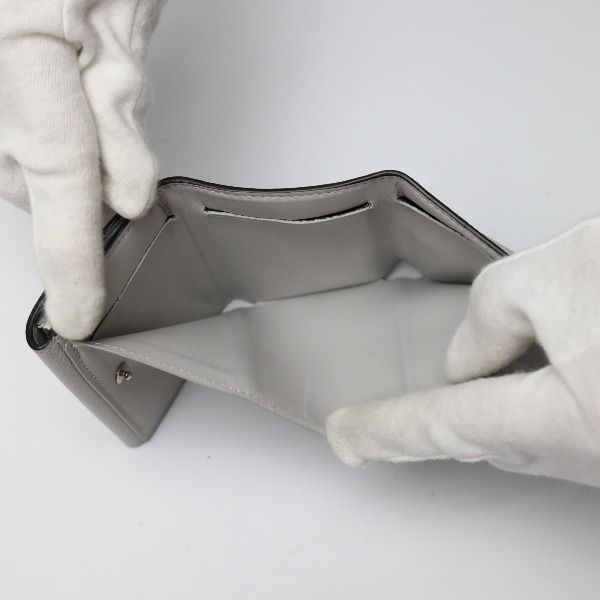 Louis Vuitton M67621 Taiga Diss Cabas Lee Compact Wallet