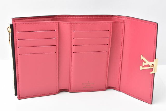 Louis Vuitton Wallet Louis Vuitton Portefeuille Capucines Compact Taurillon