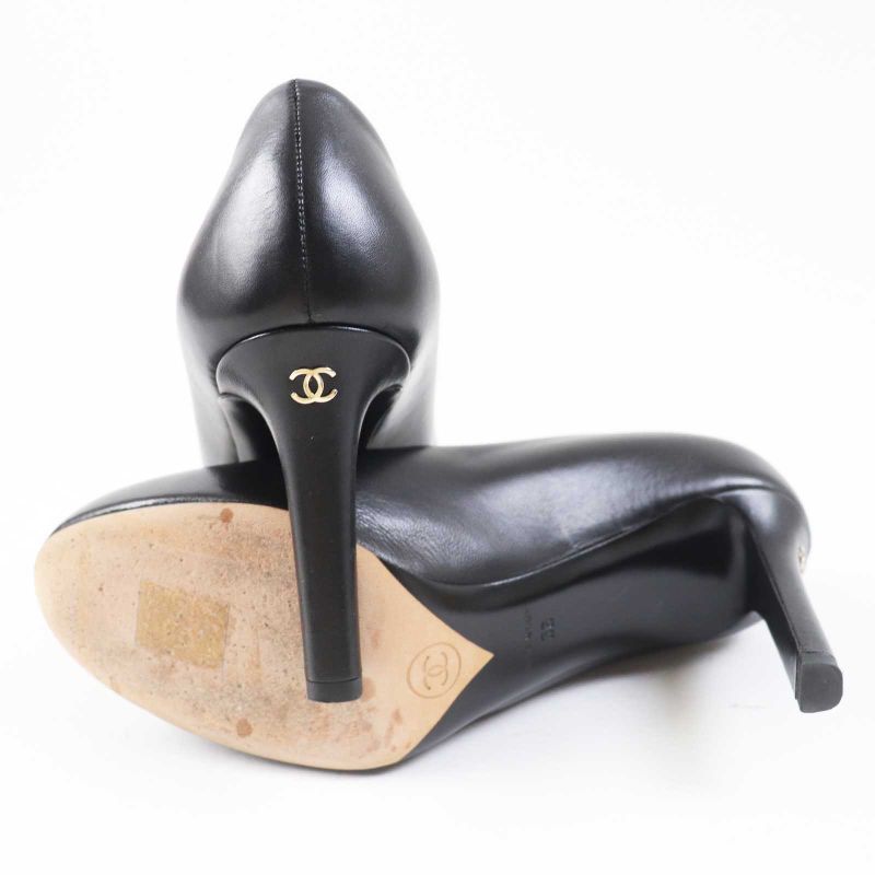 CHANEL G35025 Round Toe Leather Pumps With Coco Mark Black Gold Hardware 36