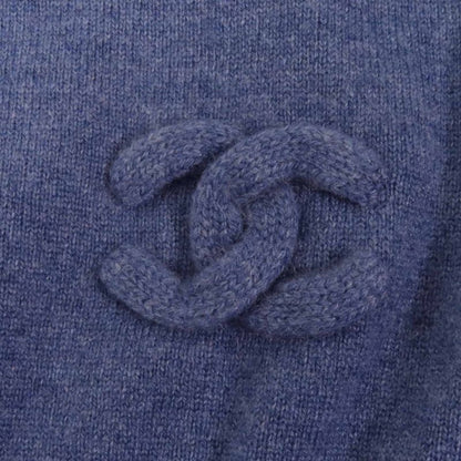 CHANEL P48050 100% Cashmere Long-sleeved Knit Pullover With Coco Motif At Hem
